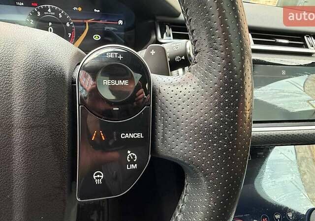 Серый Ленд Ровер Рендж Ровер Велар, объемом двигателя 2 л и пробегом 92 тыс. км за 32900 $, фото 18 на Automoto.ua