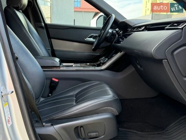 Сірий Ленд Ровер Рендж Ровер Велар, об'ємом двигуна 2 л та пробігом 92 тис. км за 32200 $, фото 9 на Automoto.ua