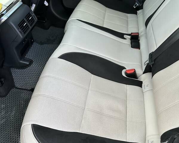 Сірий Ленд Ровер Рендж Ровер Велар, об'ємом двигуна 2 л та пробігом 138 тис. км за 42400 $, фото 27 на Automoto.ua