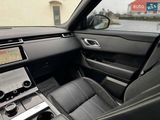 Серый Ленд Ровер Рендж Ровер Велар, объемом двигателя 2 л и пробегом 98 тыс. км за 33700 $, фото 15 на Automoto.ua