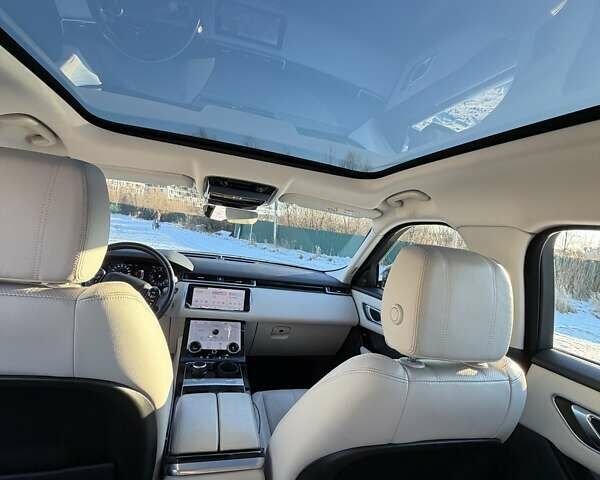 Серый Ленд Ровер Рендж Ровер Велар, объемом двигателя 2 л и пробегом 114 тыс. км за 39500 $, фото 7 на Automoto.ua