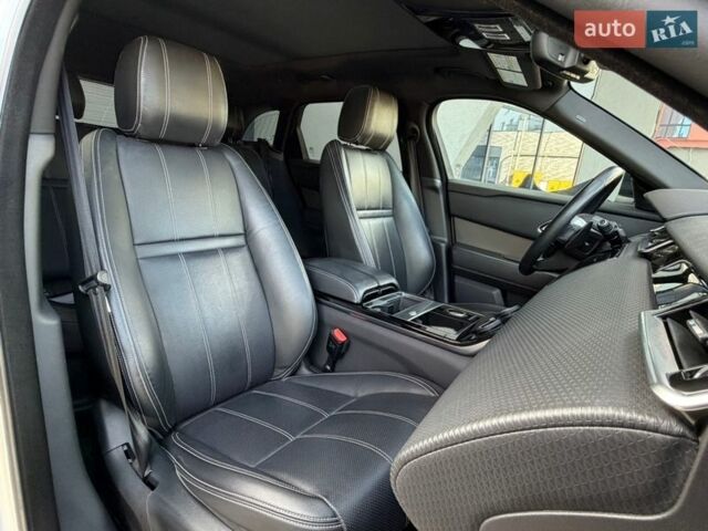 Сірий Ленд Ровер Рендж Ровер Велар, об'ємом двигуна 2 л та пробігом 92 тис. км за 32200 $, фото 10 на Automoto.ua