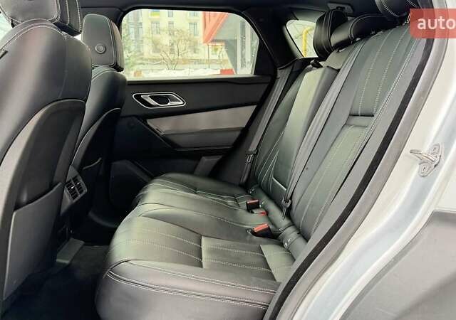 Серый Ленд Ровер Рендж Ровер Велар, объемом двигателя 2 л и пробегом 92 тыс. км за 32900 $, фото 12 на Automoto.ua