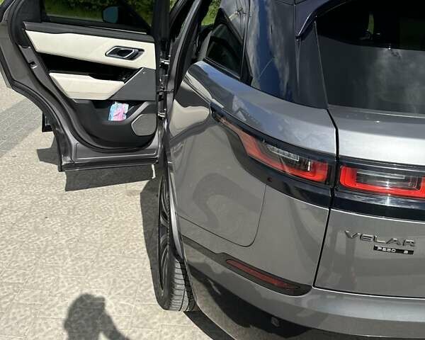 Сірий Ленд Ровер Рендж Ровер Велар, об'ємом двигуна 2 л та пробігом 138 тис. км за 42400 $, фото 29 на Automoto.ua