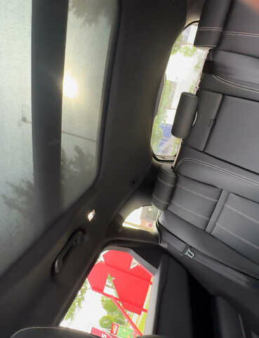 Сірий Ленд Ровер Рендж Ровер Велар, об'ємом двигуна 2 л та пробігом 77 тис. км за 57000 $, фото 11 на Automoto.ua