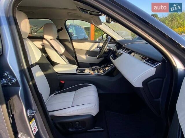 Серый Ленд Ровер Рендж Ровер Велар, объемом двигателя 2 л и пробегом 60 тыс. км за 33950 $, фото 25 на Automoto.ua