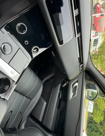 Сірий Ленд Ровер Рендж Ровер Велар, об'ємом двигуна 2 л та пробігом 77 тис. км за 57000 $, фото 10 на Automoto.ua