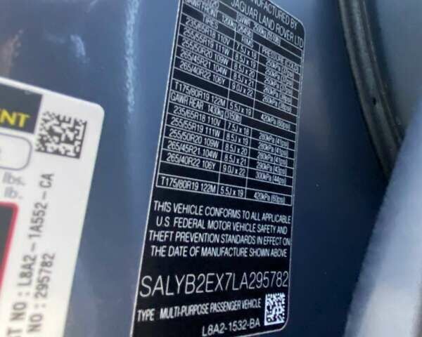 Серый Ленд Ровер Рендж Ровер Велар, объемом двигателя 2 л и пробегом 60 тыс. км за 33950 $, фото 27 на Automoto.ua