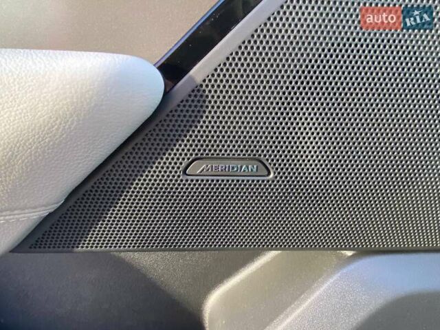 Серый Ленд Ровер Рендж Ровер Велар, объемом двигателя 2 л и пробегом 60 тыс. км за 33950 $, фото 12 на Automoto.ua