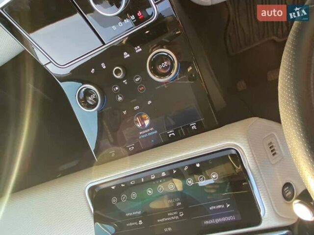 Серый Ленд Ровер Рендж Ровер Велар, объемом двигателя 2 л и пробегом 60 тыс. км за 33950 $, фото 17 на Automoto.ua