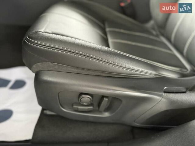 Ленд Ровер Рендж Ровер Велар 2020 в Днепре (Днепропетровске) на Automoto.ua Серый Ленд Ровер Рендж Ровер Велар, объемом двигателя 3 л и пробегом 115 тыс. км за 45500 $, фото 18 на Automoto.ua