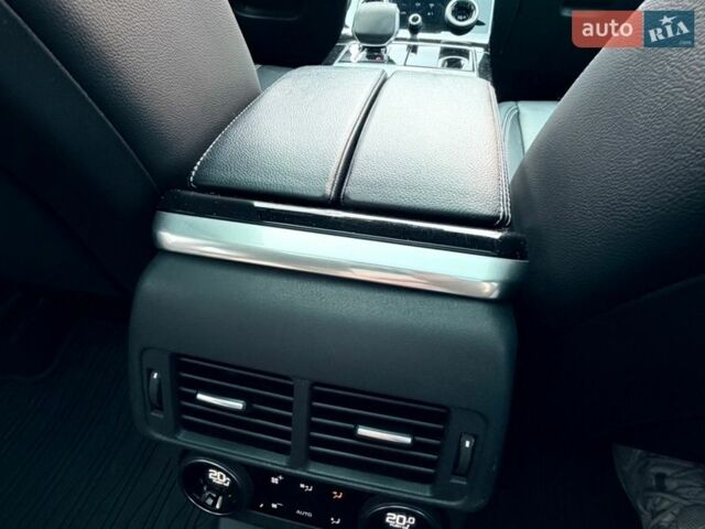 Серый Ленд Ровер Рендж Ровер Велар, объемом двигателя 3 л и пробегом 77 тыс. км за 45500 $, фото 23 на Automoto.ua