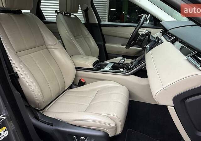 Серый Ленд Ровер Рендж Ровер Велар, объемом двигателя 2 л и пробегом 129 тыс. км за 53990 $, фото 13 на Automoto.ua