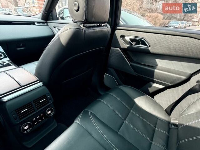 Серый Ленд Ровер Рендж Ровер Велар, объемом двигателя 3 л и пробегом 77 тыс. км за 45500 $, фото 28 на Automoto.ua
