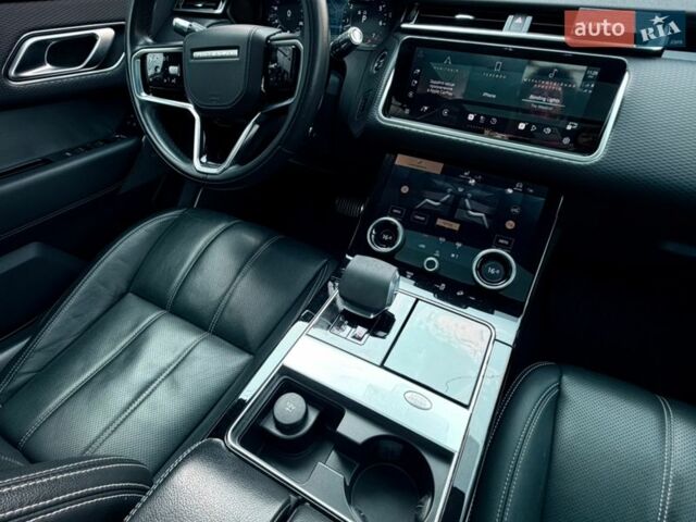 Серый Ленд Ровер Рендж Ровер Велар, объемом двигателя 3 л и пробегом 77 тыс. км за 45500 $, фото 21 на Automoto.ua