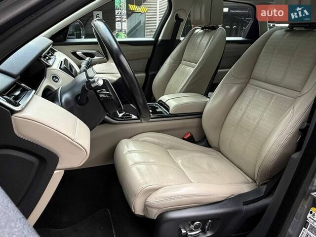 Серый Ленд Ровер Рендж Ровер Велар, объемом двигателя 2 л и пробегом 129 тыс. км за 50990 $, фото 10 на Automoto.ua