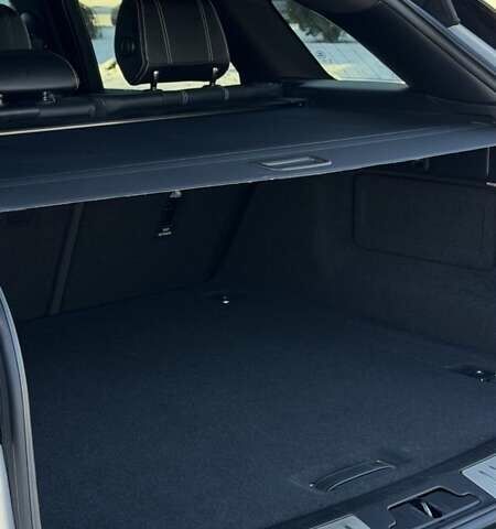 Серый Ленд Ровер Рендж Ровер Велар, объемом двигателя 2 л и пробегом 45 тыс. км за 49500 $, фото 22 на Automoto.ua