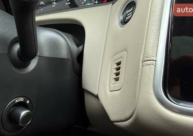 Серый Ленд Ровер Рендж Ровер Велар, объемом двигателя 2 л и пробегом 129 тыс. км за 53990 $, фото 23 на Automoto.ua