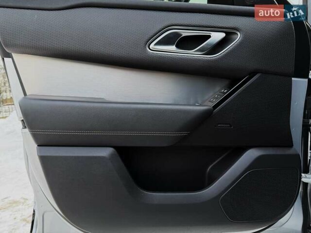 Сірий Ленд Ровер Рендж Ровер Велар, об'ємом двигуна 2 л та пробігом 45 тис. км за 49500 $, фото 27 на Automoto.ua
