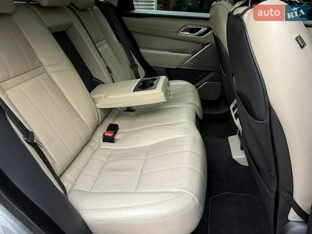 Серый Ленд Ровер Рендж Ровер Велар, объемом двигателя 2 л и пробегом 129 тыс. км за 50990 $, фото 12 на Automoto.ua