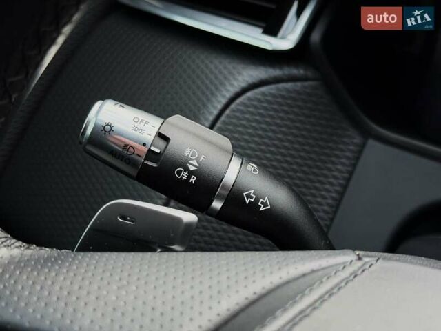 Сірий Ленд Ровер Рендж Ровер Велар, об'ємом двигуна 2 л та пробігом 45 тис. км за 49500 $, фото 49 на Automoto.ua