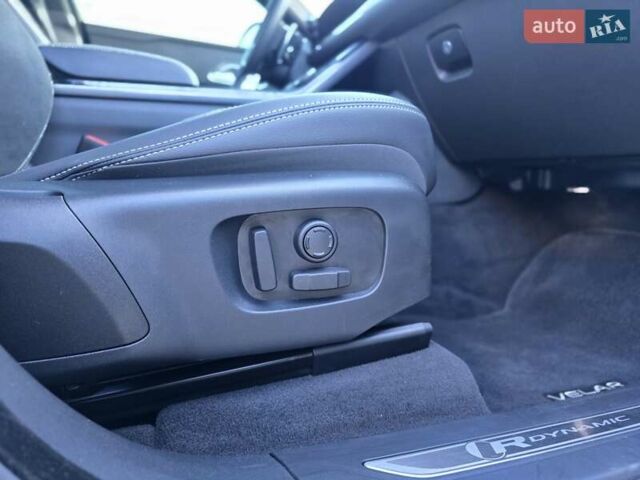 Ленд Ровер Рендж Ровер Велар 2021 в Киеве на Automoto.ua Серый Ленд Ровер Рендж Ровер Велар, объемом двигателя 2 л и пробегом 42 тыс. км за 49500 $, фото 17 на Automoto.ua