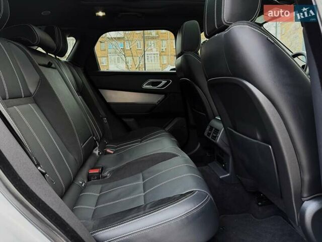 Серый Ленд Ровер Рендж Ровер Велар, объемом двигателя 2 л и пробегом 45 тыс. км за 49499 $, фото 33 на Automoto.ua