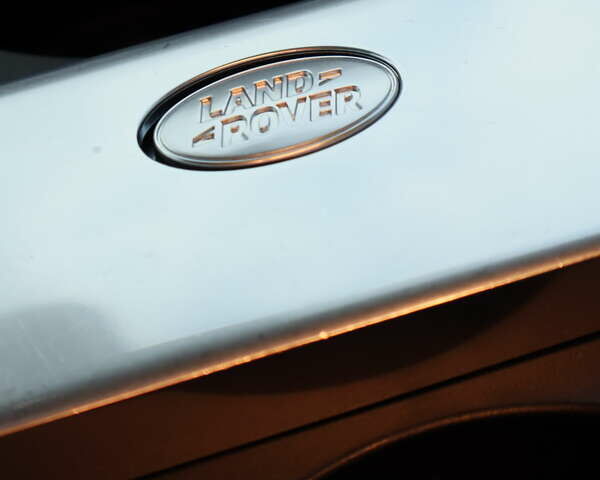Серый Ленд Ровер Рендж Ровер Велар, объемом двигателя 2 л и пробегом 126 тыс. км за 55000 $, фото 17 на Automoto.ua