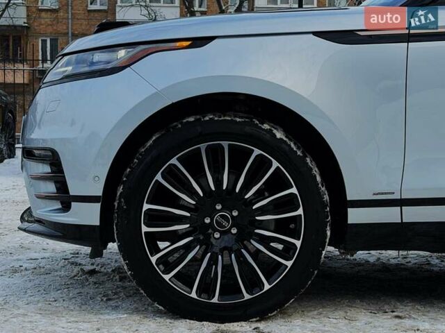 Серый Ленд Ровер Рендж Ровер Велар, объемом двигателя 2 л и пробегом 45 тыс. км за 49499 $, фото 14 на Automoto.ua