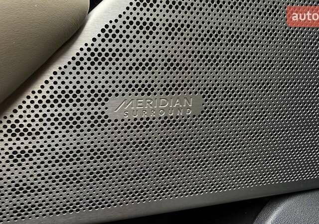 Серый Ленд Ровер Рендж Ровер Велар, объемом двигателя 2 л и пробегом 129 тыс. км за 53990 $, фото 17 на Automoto.ua