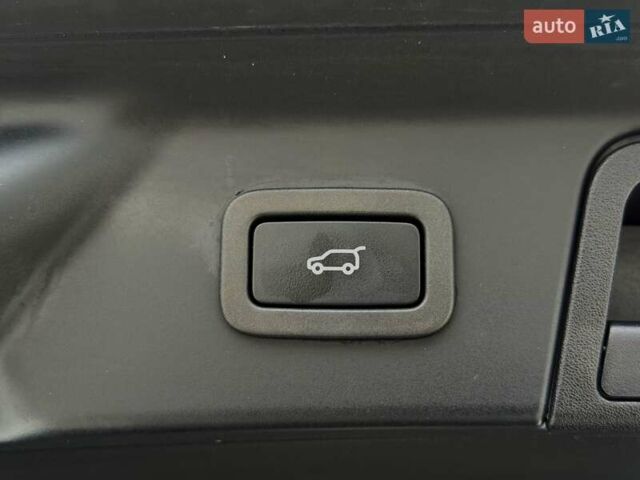 Сірий Ленд Ровер Рендж Ровер Велар, об'ємом двигуна 2 л та пробігом 45 тис. км за 49500 $, фото 26 на Automoto.ua