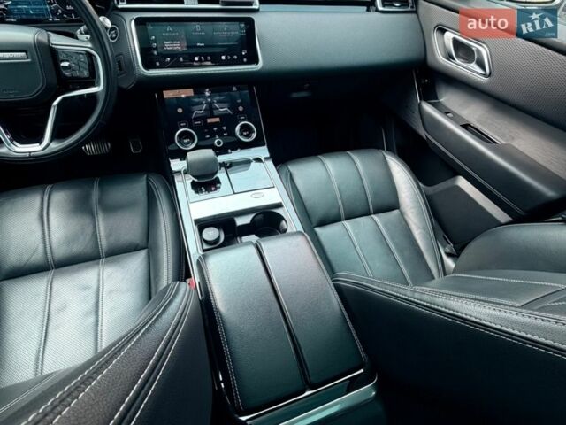 Серый Ленд Ровер Рендж Ровер Велар, объемом двигателя 3 л и пробегом 77 тыс. км за 45500 $, фото 12 на Automoto.ua