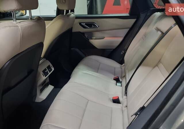 Сірий Ленд Ровер Рендж Ровер Велар, об'ємом двигуна 2 л та пробігом 82 тис. км за 56400 $, фото 6 на Automoto.ua