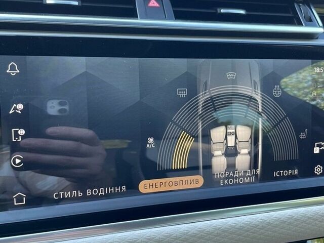 Сірий Ленд Ровер Рендж Ровер Велар, об'ємом двигуна 3 л та пробігом 49 тис. км за 56800 $, фото 127 на Automoto.ua