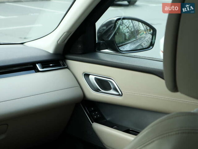 Серый Ленд Ровер Рендж Ровер Велар, объемом двигателя 2 л и пробегом 126 тыс. км за 55000 $, фото 22 на Automoto.ua