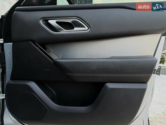 Сірий Ленд Ровер Рендж Ровер Велар, об'ємом двигуна 2 л та пробігом 45 тис. км за 49500 $, фото 34 на Automoto.ua