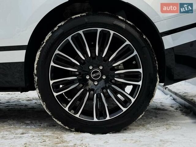 Серый Ленд Ровер Рендж Ровер Велар, объемом двигателя 2 л и пробегом 45 тыс. км за 49499 $, фото 16 на Automoto.ua