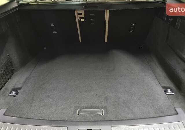 Сірий Ленд Ровер Рендж Ровер Велар, об'ємом двигуна 2 л та пробігом 82 тис. км за 56400 $, фото 21 на Automoto.ua