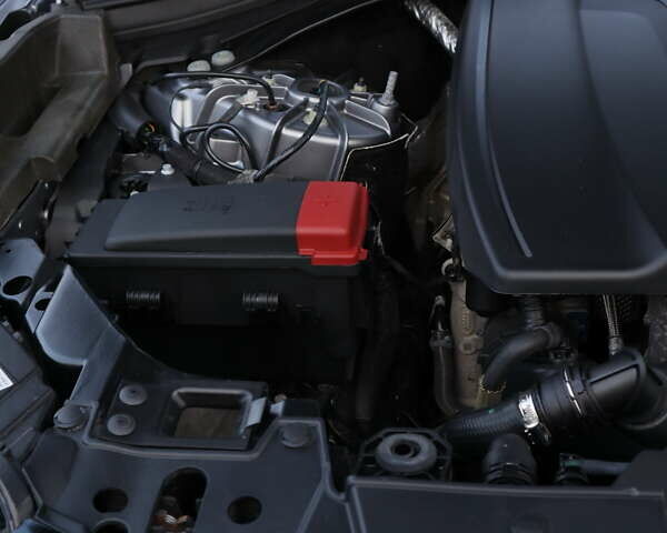 Серый Ленд Ровер Рендж Ровер Велар, объемом двигателя 2 л и пробегом 126 тыс. км за 55000 $, фото 27 на Automoto.ua