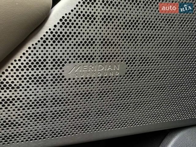 Серый Ленд Ровер Рендж Ровер Велар, объемом двигателя 2 л и пробегом 129 тыс. км за 50990 $, фото 17 на Automoto.ua