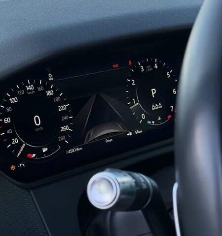 Серый Ленд Ровер Рендж Ровер Велар, объемом двигателя 2 л и пробегом 45 тыс. км за 49500 $, фото 20 на Automoto.ua