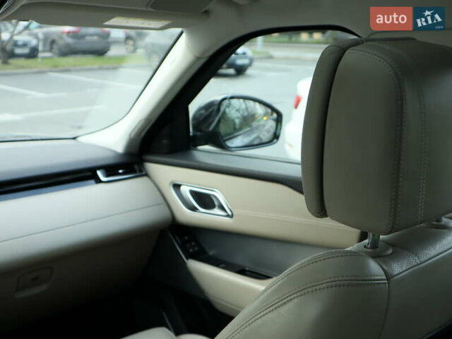 Серый Ленд Ровер Рендж Ровер Велар, объемом двигателя 2 л и пробегом 126 тыс. км за 55000 $, фото 19 на Automoto.ua