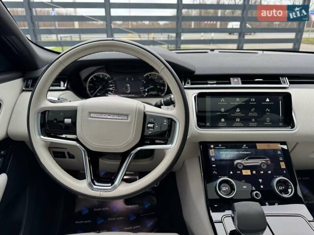 Серый Ленд Ровер Рендж Ровер Велар, объемом двигателя 2 л и пробегом 14 тыс. км за 58700 $, фото 3 на Automoto.ua