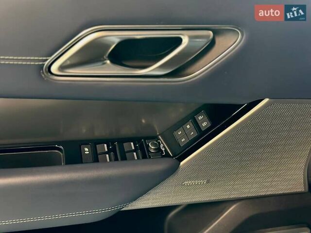 Сірий Ленд Ровер Рендж Ровер Велар, об'ємом двигуна 2 л та пробігом 69 тис. км за 55900 $, фото 12 на Automoto.ua