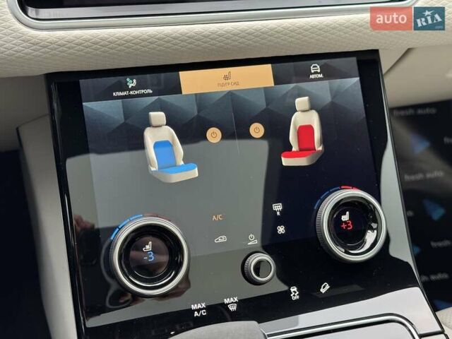 Серый Ленд Ровер Рендж Ровер Велар, объемом двигателя 2 л и пробегом 14 тыс. км за 58700 $, фото 24 на Automoto.ua