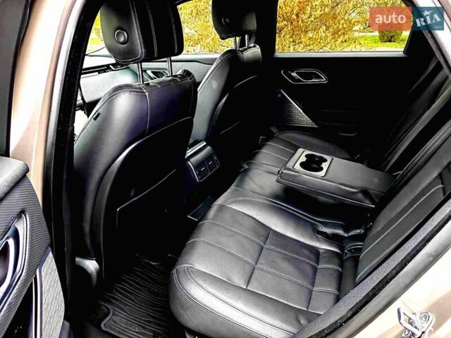 Серый Ленд Ровер Рендж Ровер Велар, объемом двигателя 2 л и пробегом 84 тыс. км за 44044 $, фото 10 на Automoto.ua