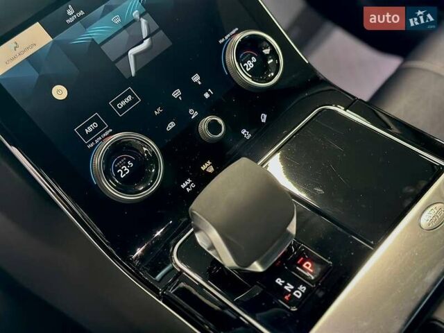 Сірий Ленд Ровер Рендж Ровер Велар, об'ємом двигуна 2 л та пробігом 69 тис. км за 55900 $, фото 15 на Automoto.ua