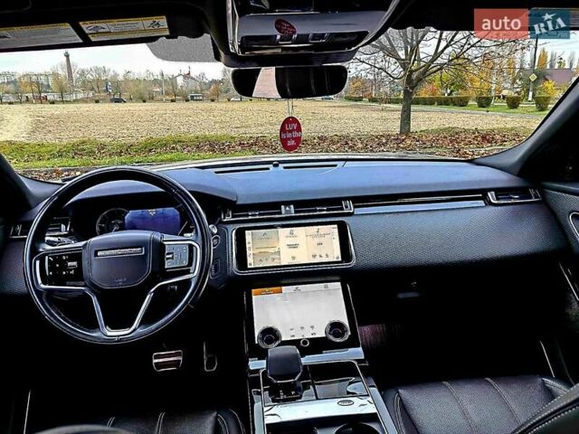 Серый Ленд Ровер Рендж Ровер Велар, объемом двигателя 2 л и пробегом 84 тыс. км за 44044 $, фото 12 на Automoto.ua