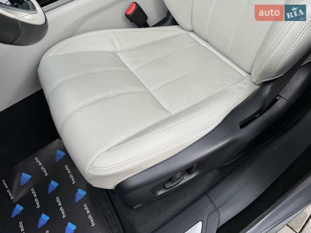 Серый Ленд Ровер Рендж Ровер Велар, объемом двигателя 2 л и пробегом 14 тыс. км за 58700 $, фото 18 на Automoto.ua