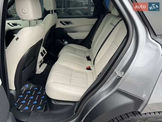 Серый Ленд Ровер Рендж Ровер Велар, объемом двигателя 2 л и пробегом 14 тыс. км за 58700 $, фото 28 на Automoto.ua